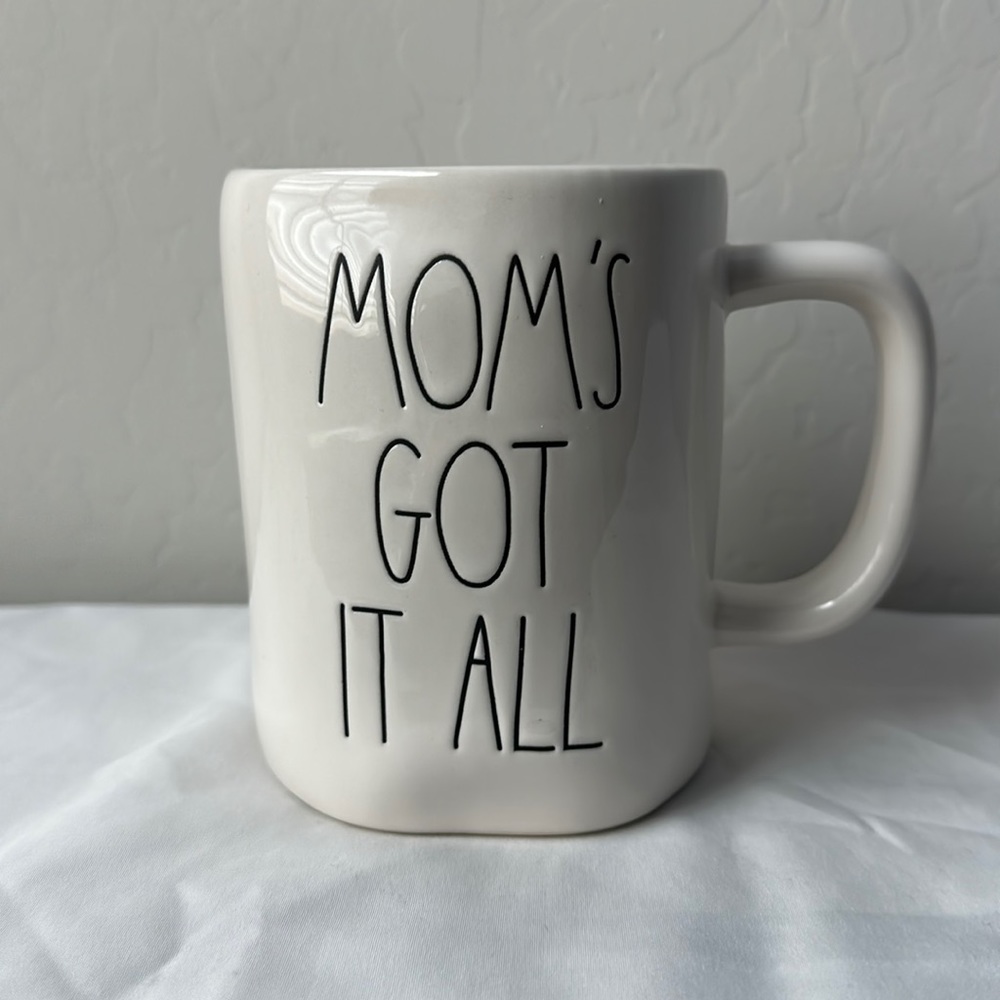 Rae Dunn MOM'S GOT IT ALL mug new never been used
